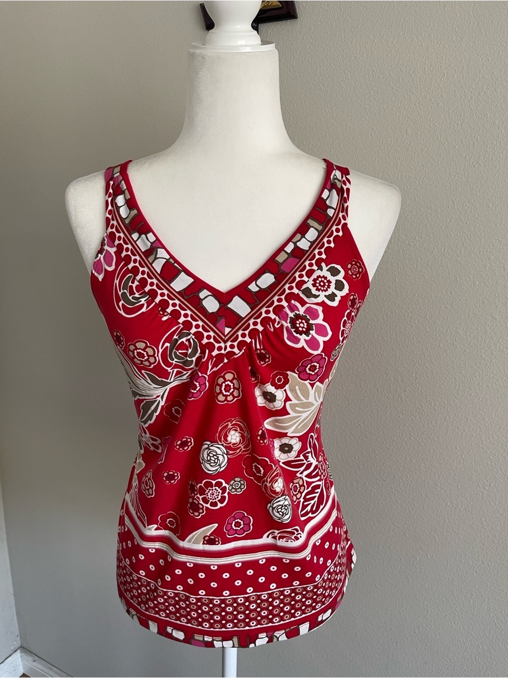 Red Floral V-Neck Sleeveless Blouse